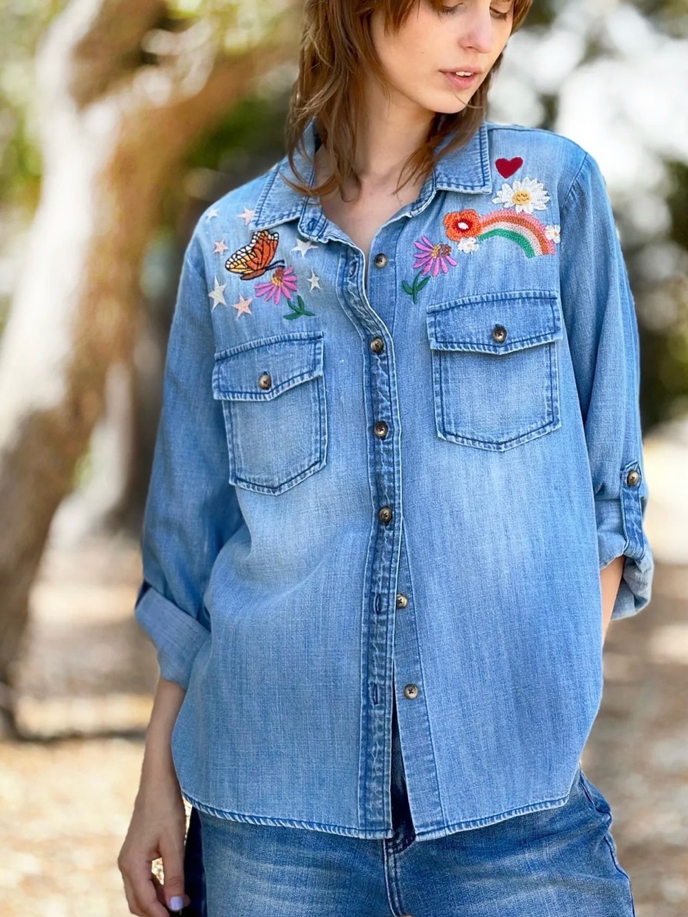 Billy T Women’s M  Blue Denim Look Embroidered happy place